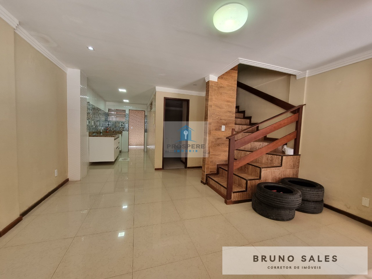 Casa à venda com 3 quartos, 90m² - Foto 4